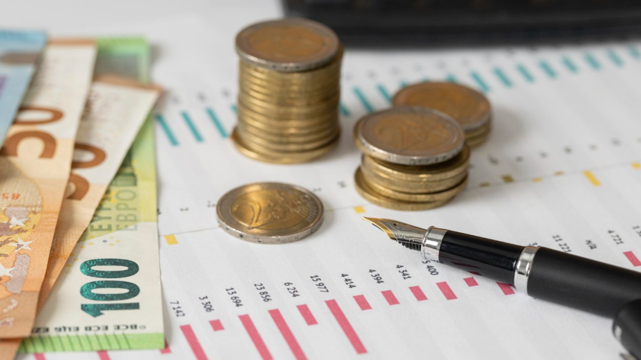 Firmele care au avut pierdere în trecut vor trebui să plătească cel puțin 30% din profit în 2025